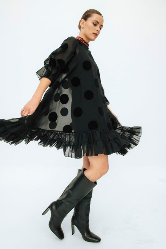 Vestido corto lunares negro Lolita con volante abajo