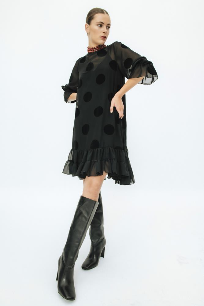 Vestido corto lunares negro Lolita con volante abajo