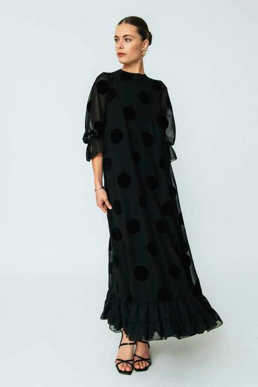 Vestido Lola negro largo de manga larga y volante canastero