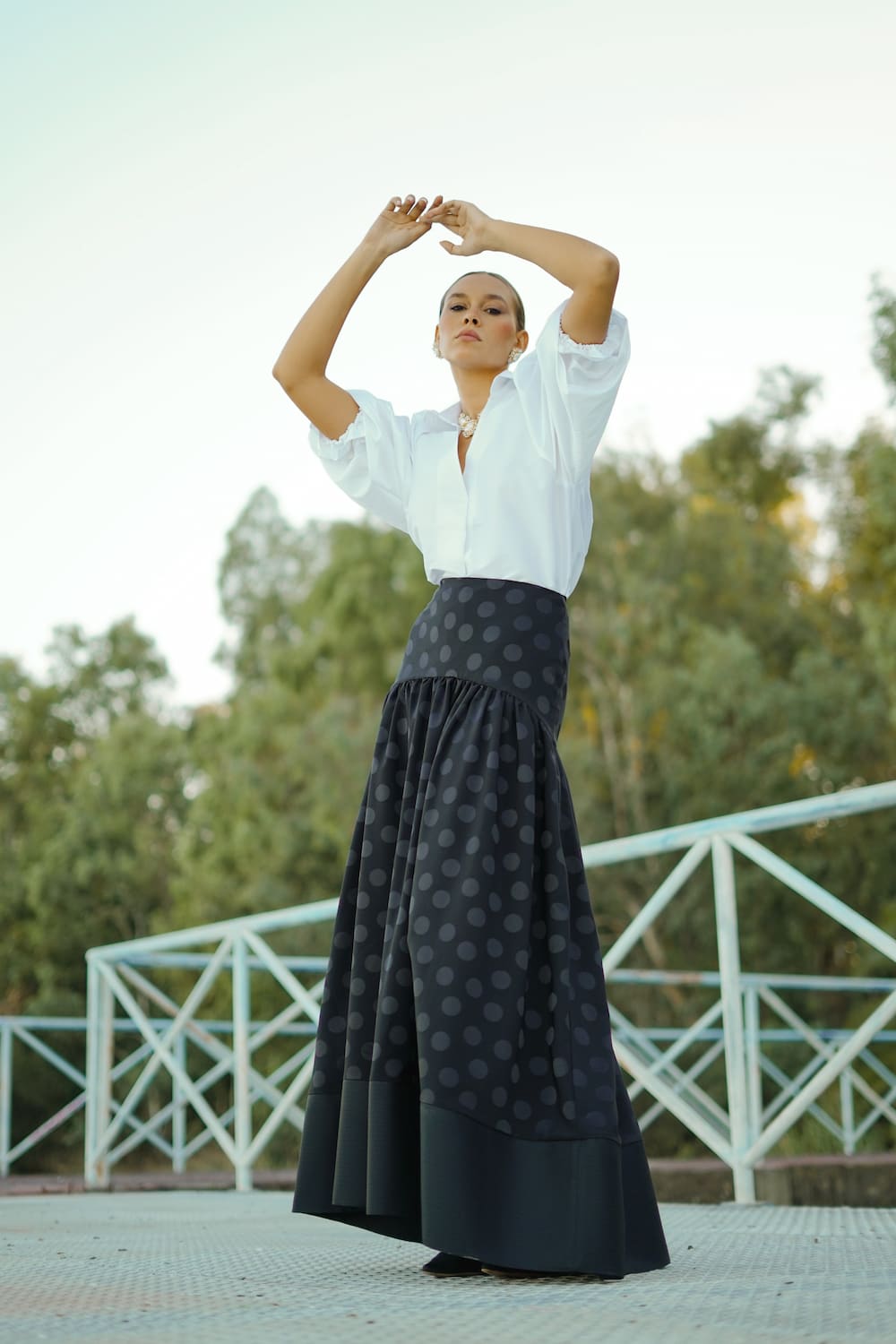 La fusión de tradición y modernidad en la moda sevillana
