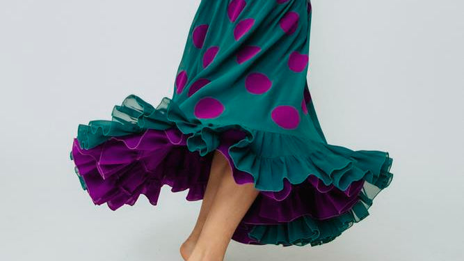 El Arte de los Volantes: Cómo Lucirlos con Estilo en Cualquier Evento