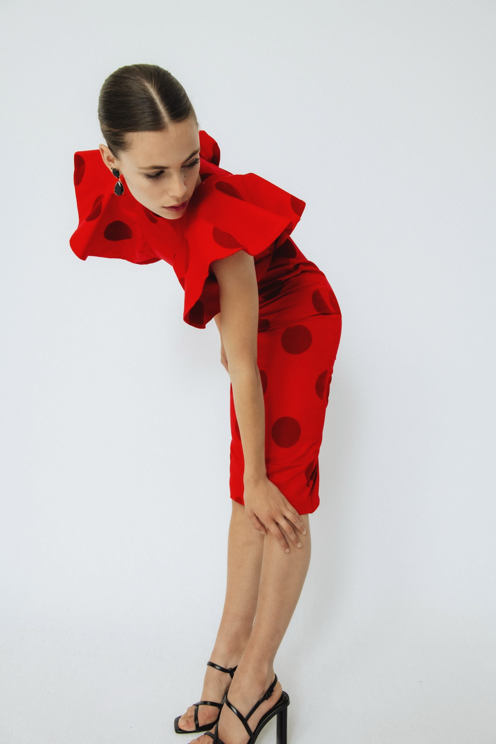 Vestido Rociana rojo midi con volantes y lunares