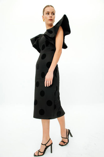 Vestido Rociana negro midi con volantes y lunares