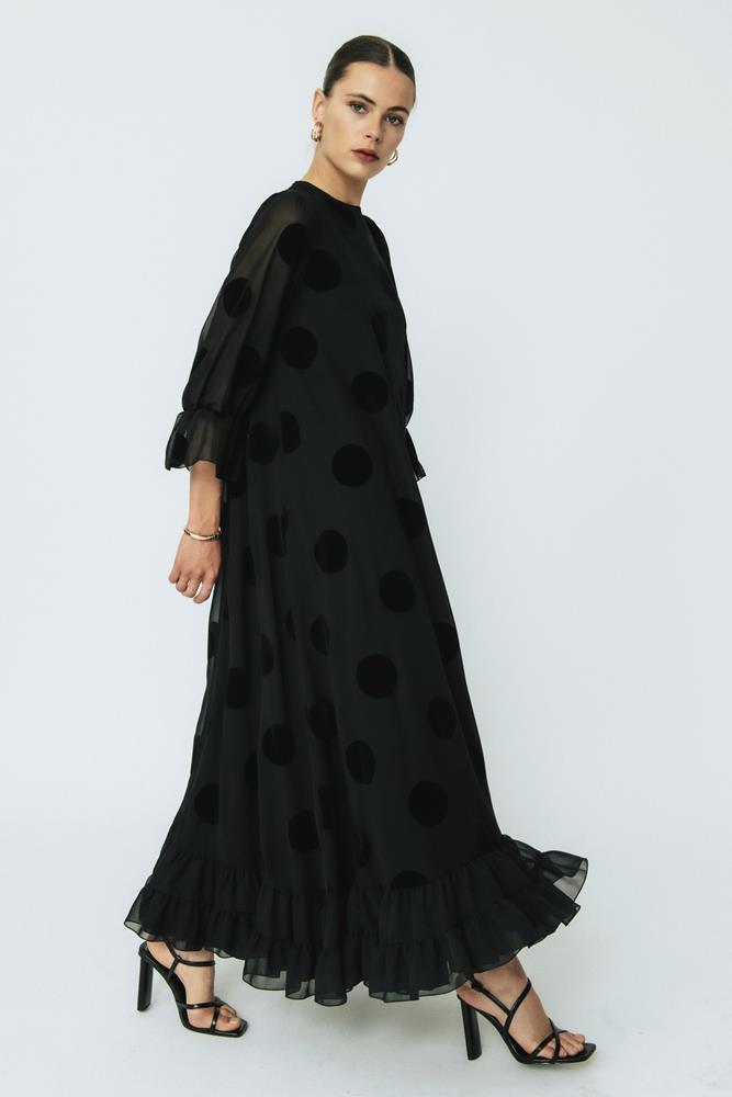 Vestido Lola negro largo de manga larga y volante canastero