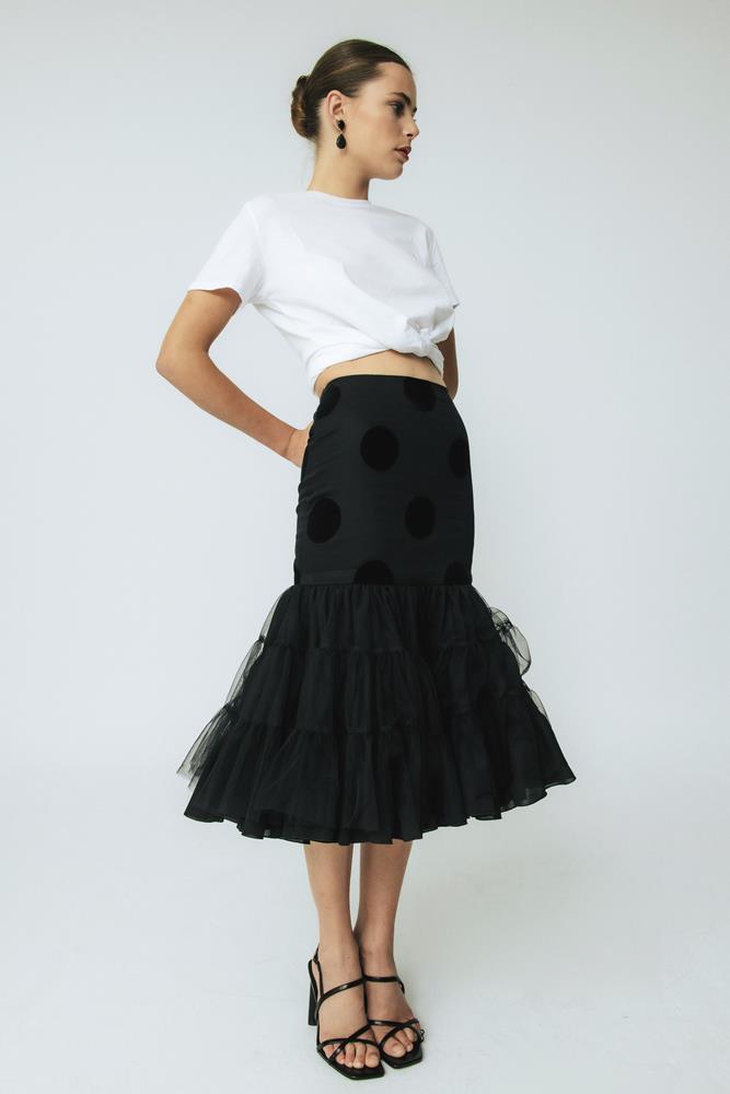 Falda Carmelita Short Negro.