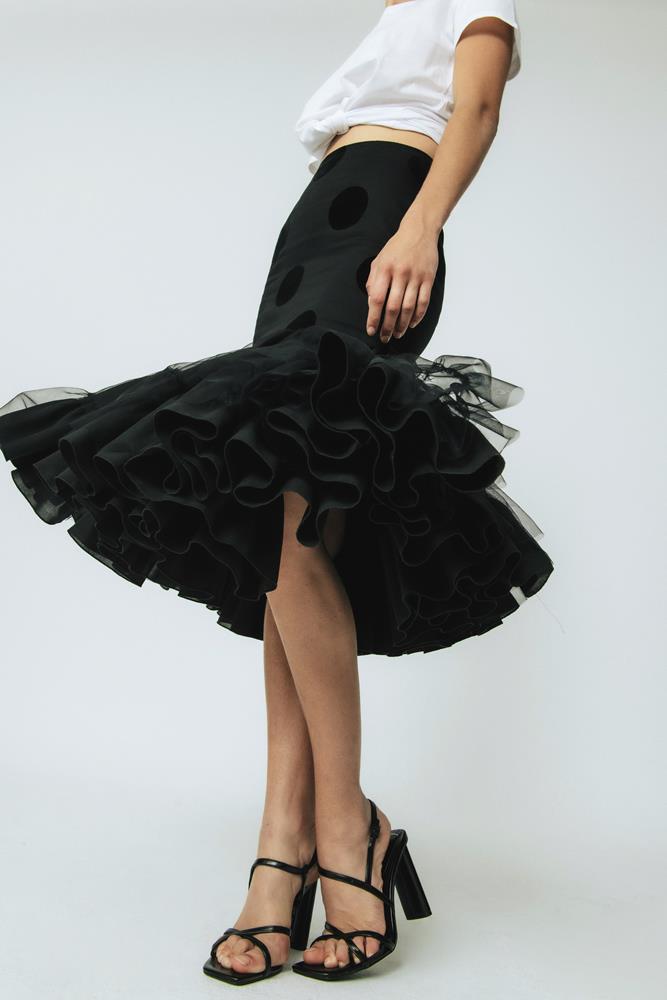 Falda Carmelita Short Negro.