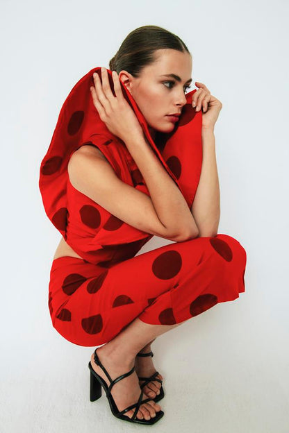 Blusa con volantes en manga Rocío Rojo.