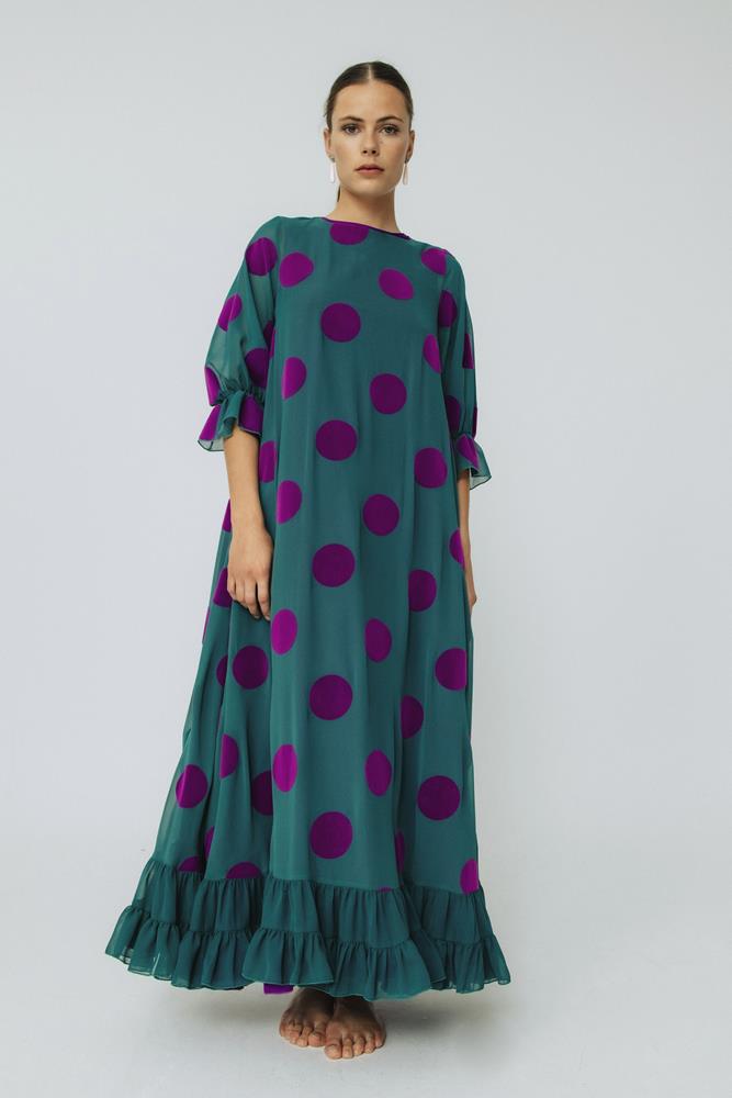 Vestido Lola Verde con lunares morados y volantes