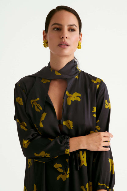Vestido largo en satén de seda negro con estampado mostaza (copia)