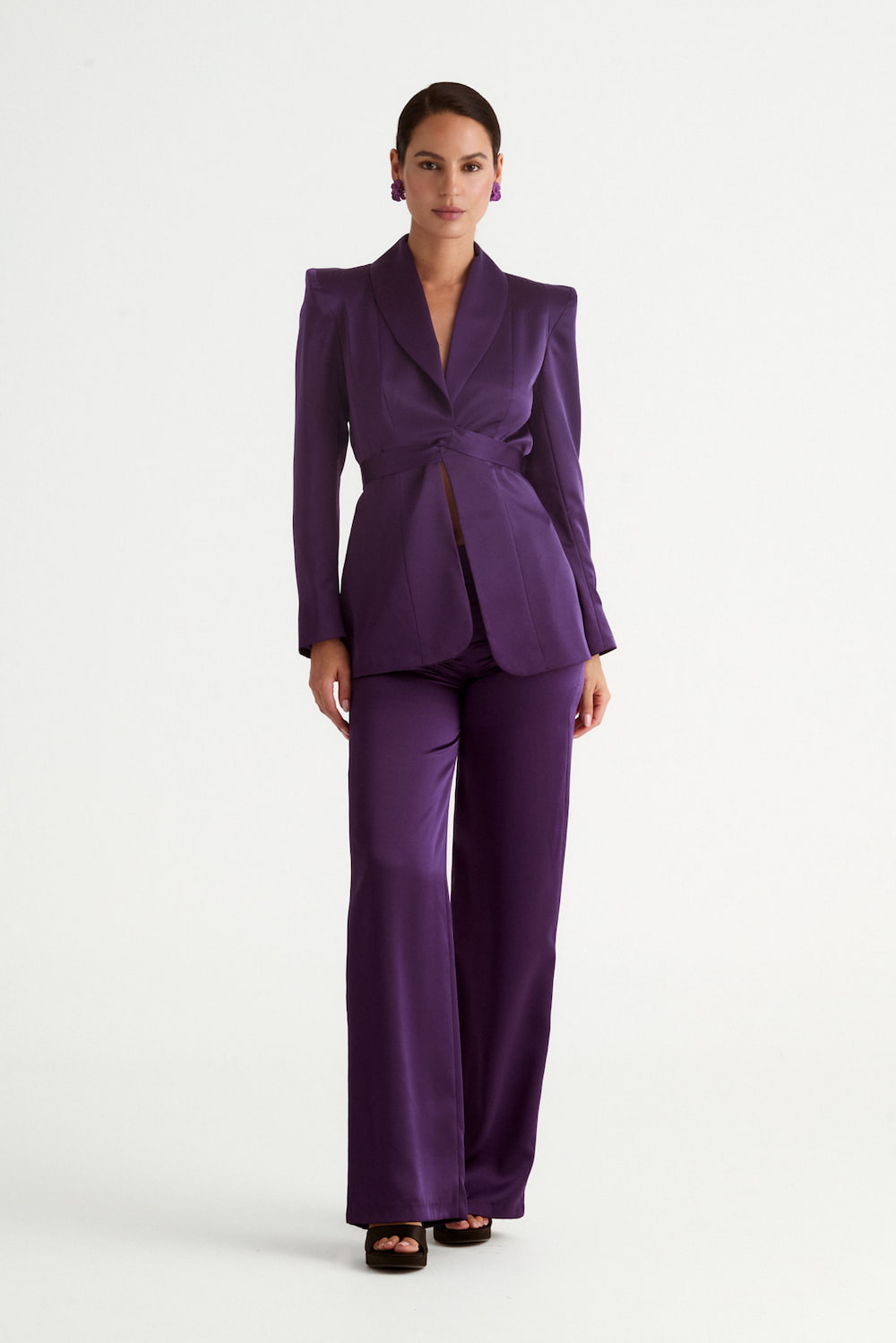 Traje chaqueta morada de satén multiposición