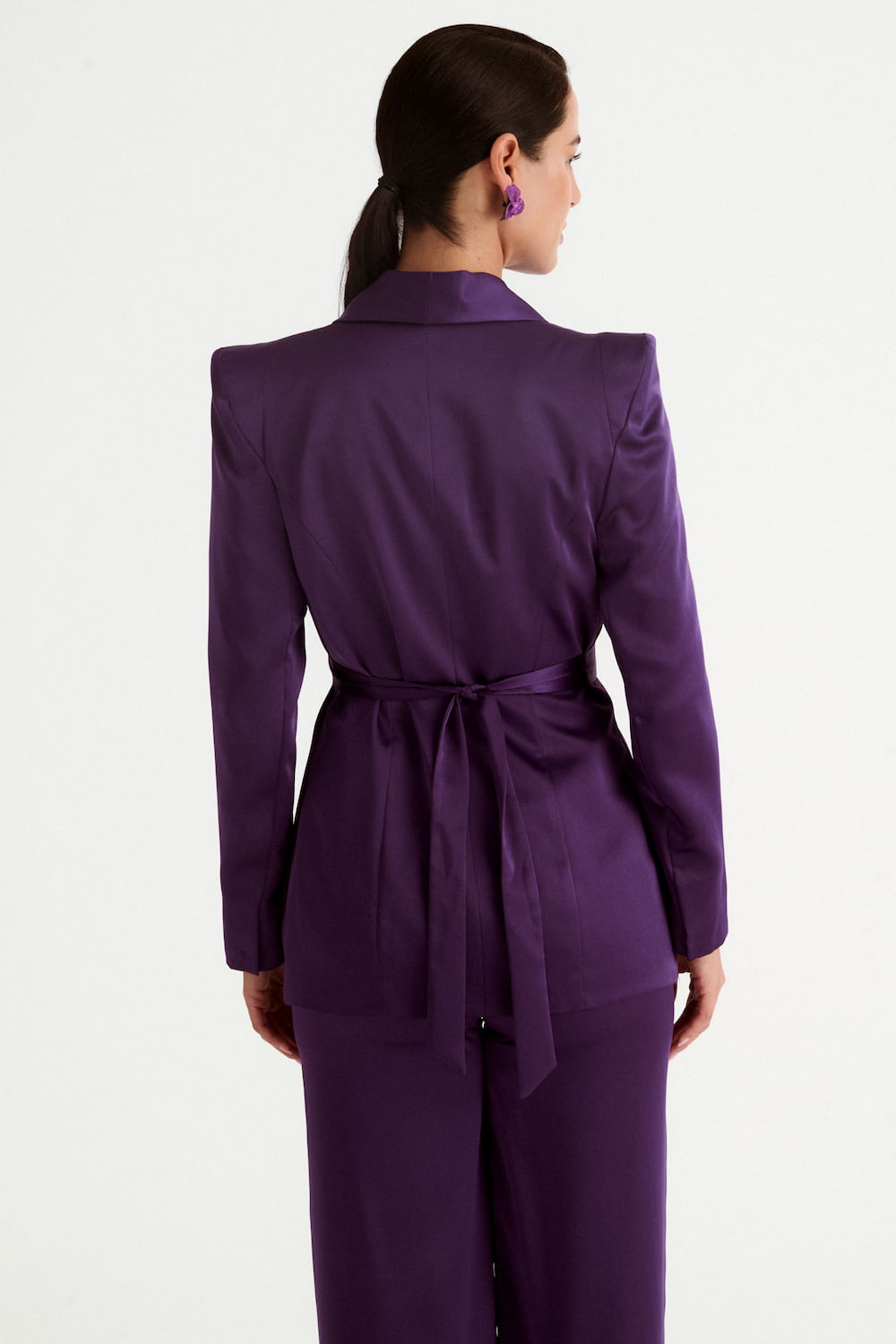 Traje chaqueta morada de satén multiposición