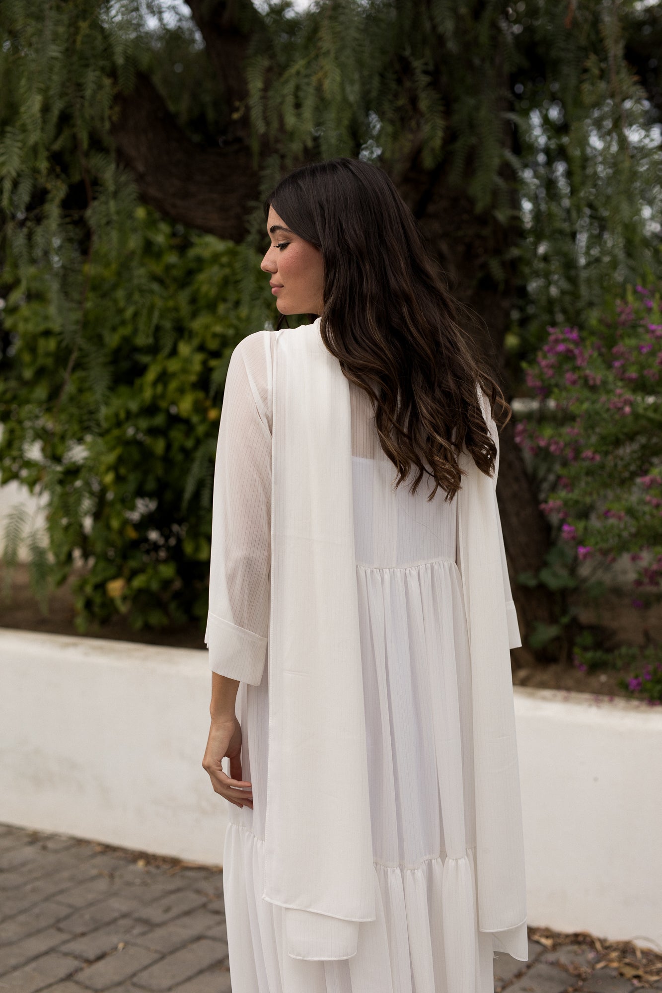 Vestido blanco elegante de invitada Lealtad