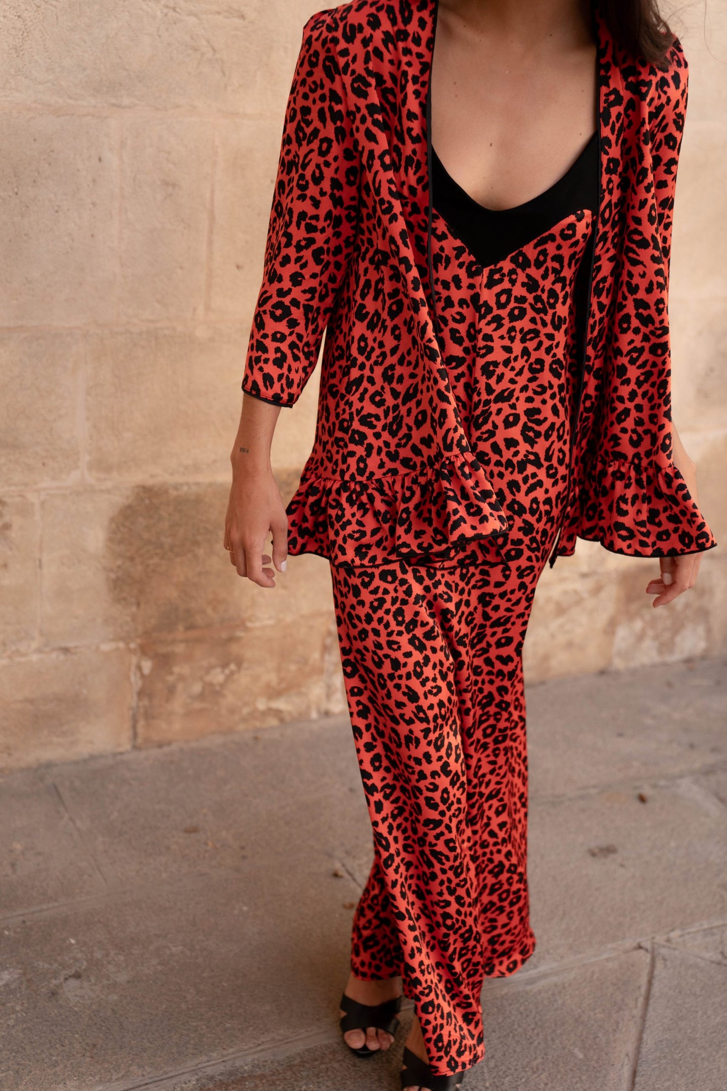Chaqueta/blusa invitada animal print colección summer’25