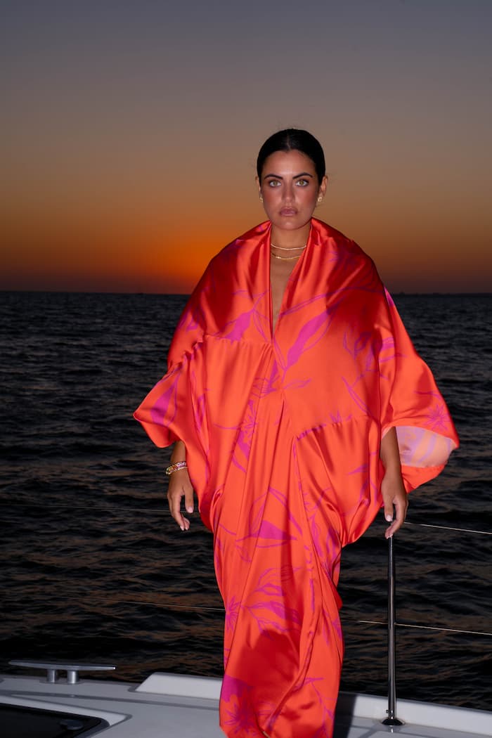 Vestido SHAIRA naranja con estampando en fucsia