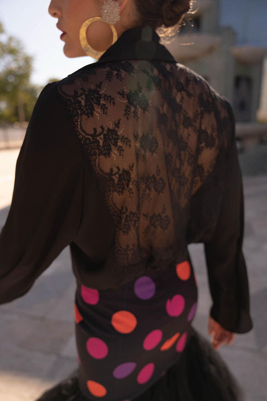 Blusa de invitada gasa negra y espalda de encaje