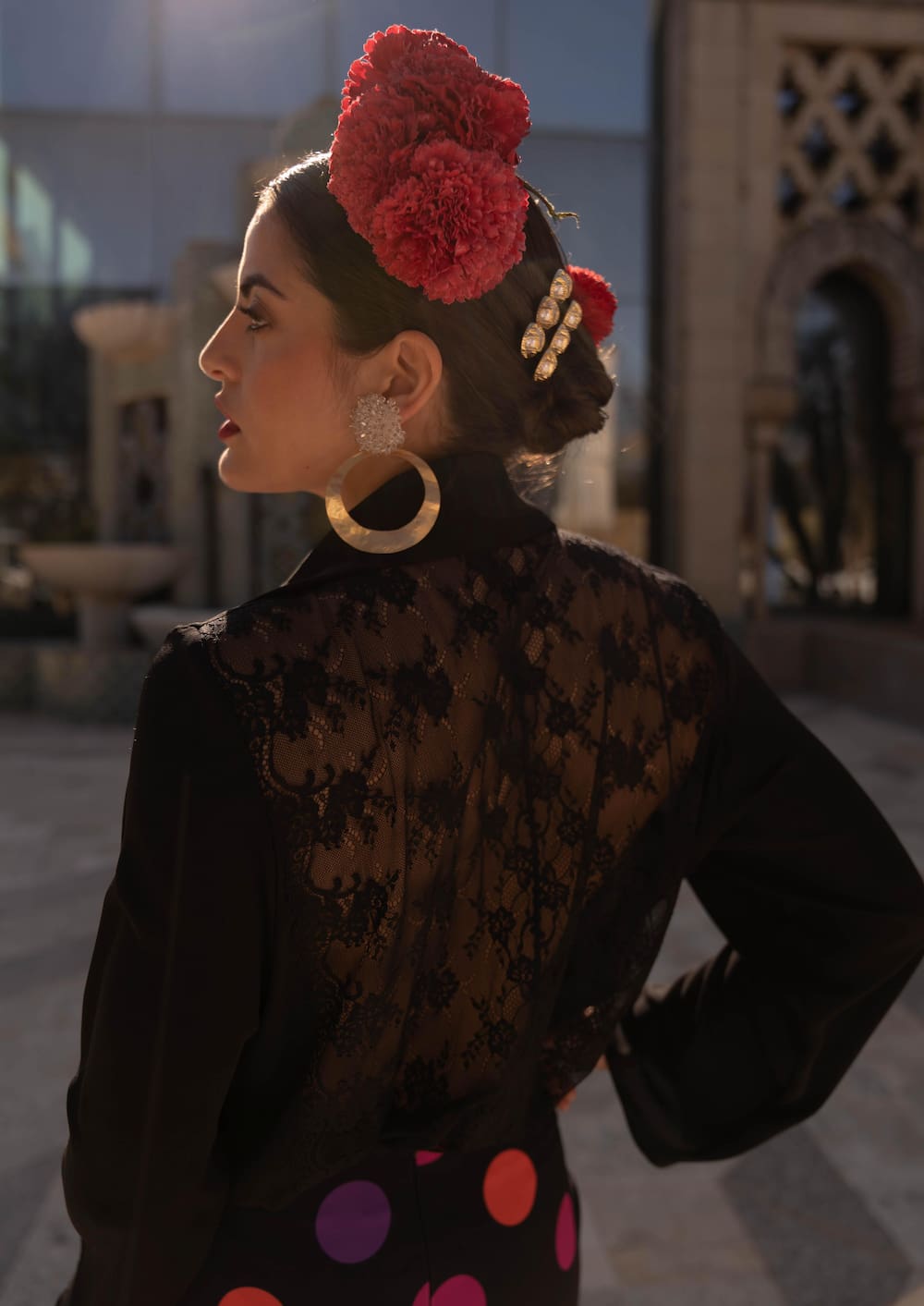 Blusa de invitada gasa negra y espalda de encaje