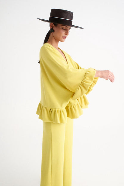 Chaqueta capa en punto fluido amarillo