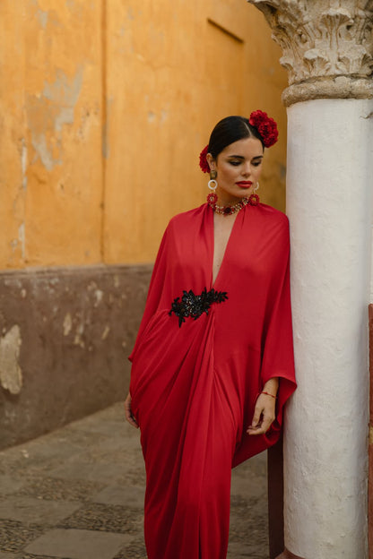 Kimono invitada rojo Shaira con lentejuelas negras