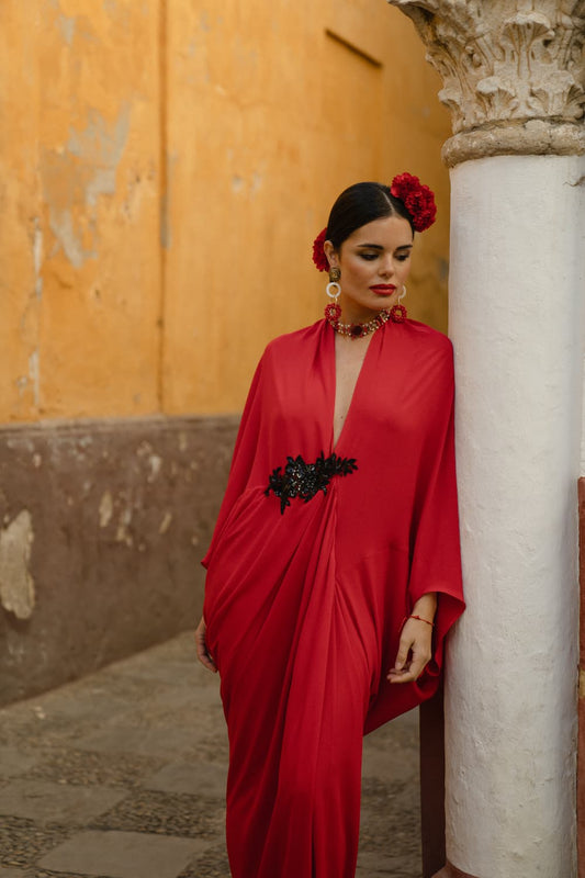 Kimono invitada rojo Shaira con lentejuelas negras