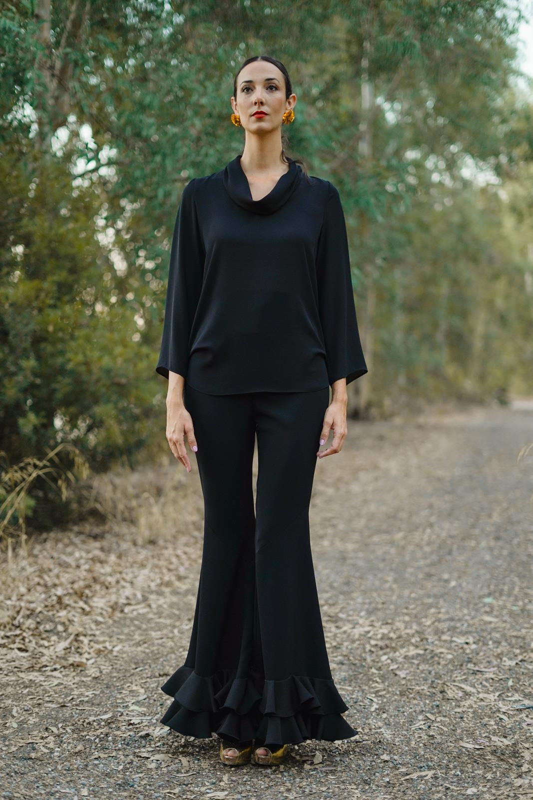 Blusa de Invitada en Gasa Negra con Lazada ILUSIÓN