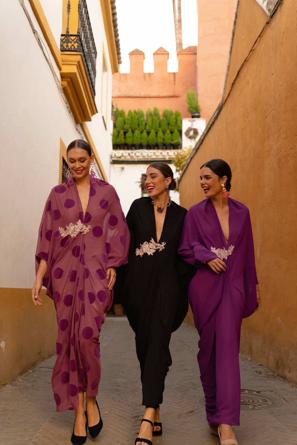 Vestido invitada morado con lunares morados Shaira