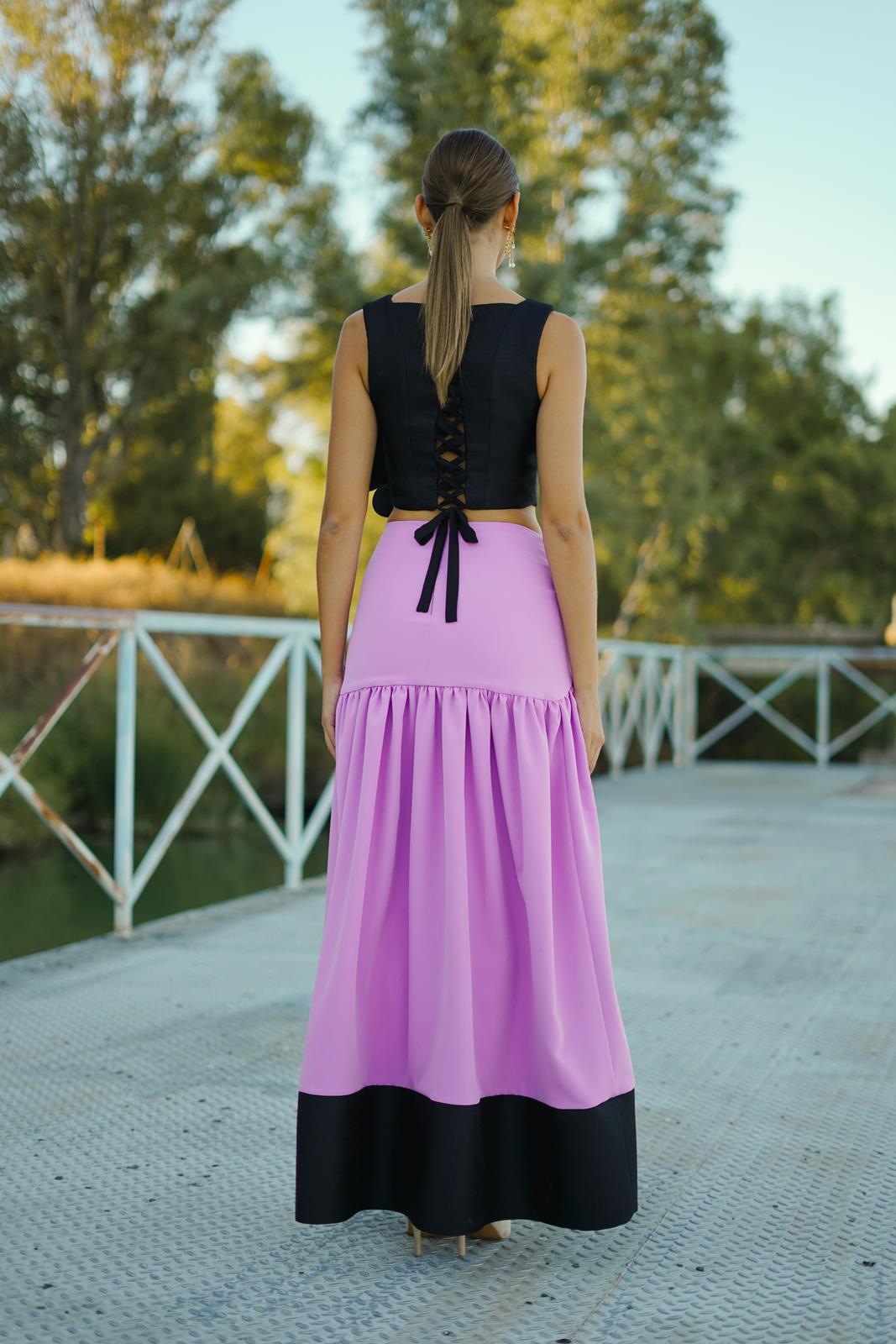 Falda de Invitada Rosa con Canesú y Festón Negro SENTIR