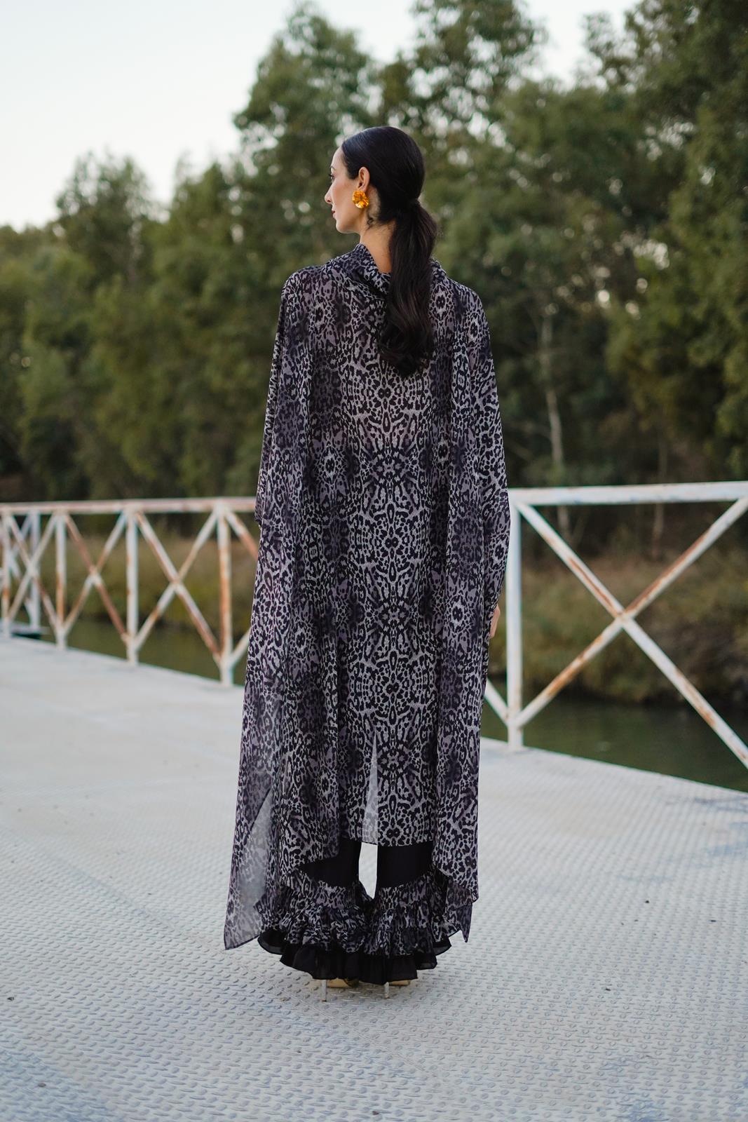 Pantalón de Invitada con Volantes Gasa Print Negro OLVIDO