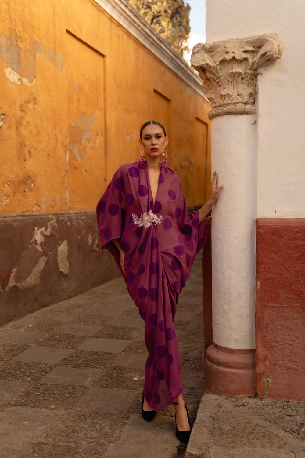 Vestido invitada morado con lunares morados Shaira