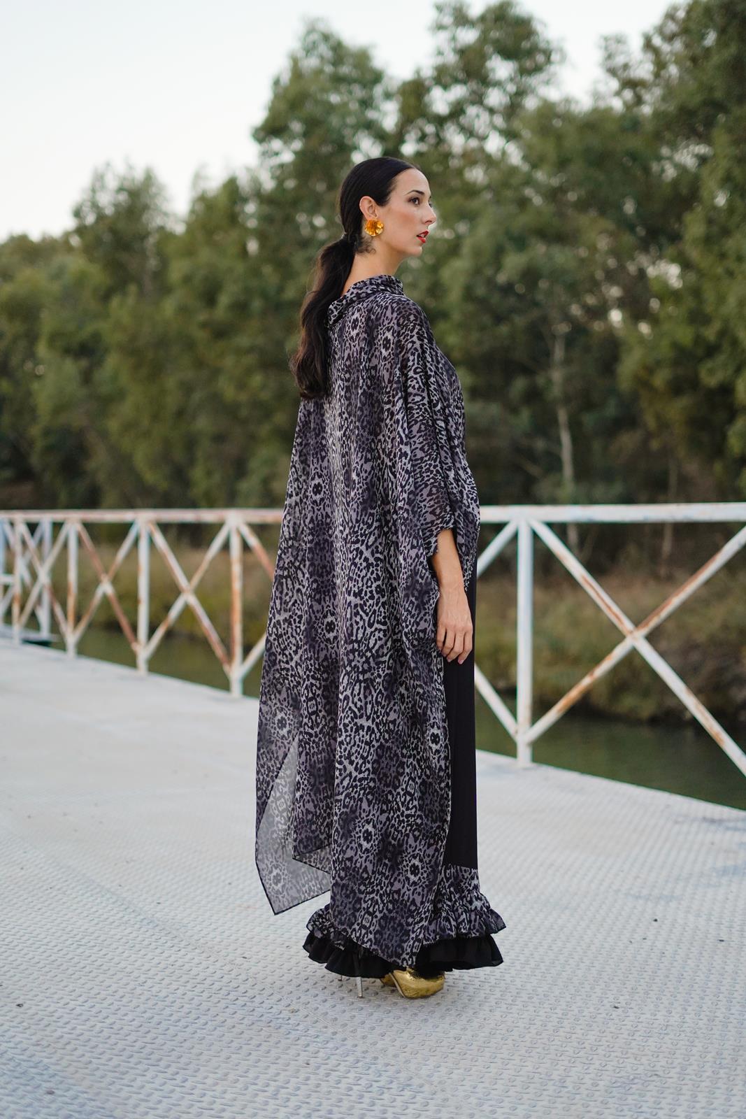 Pantalón de Invitada con Volantes Gasa Print Negro OLVIDO