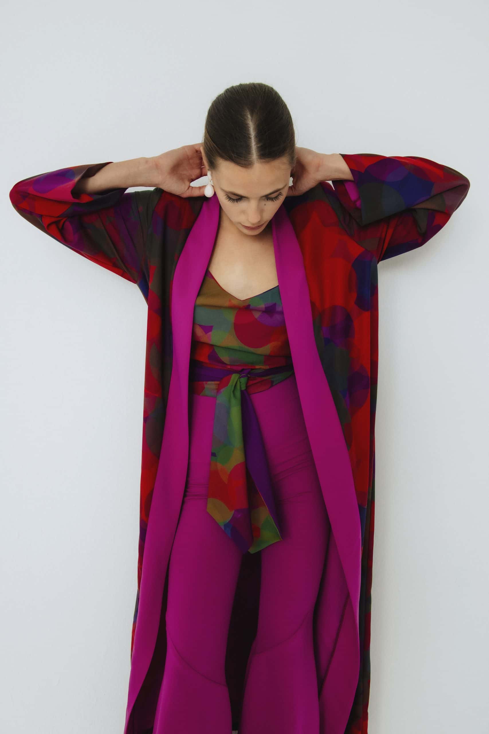 Kimono Triana Morado Crepé Estampado Circulo.