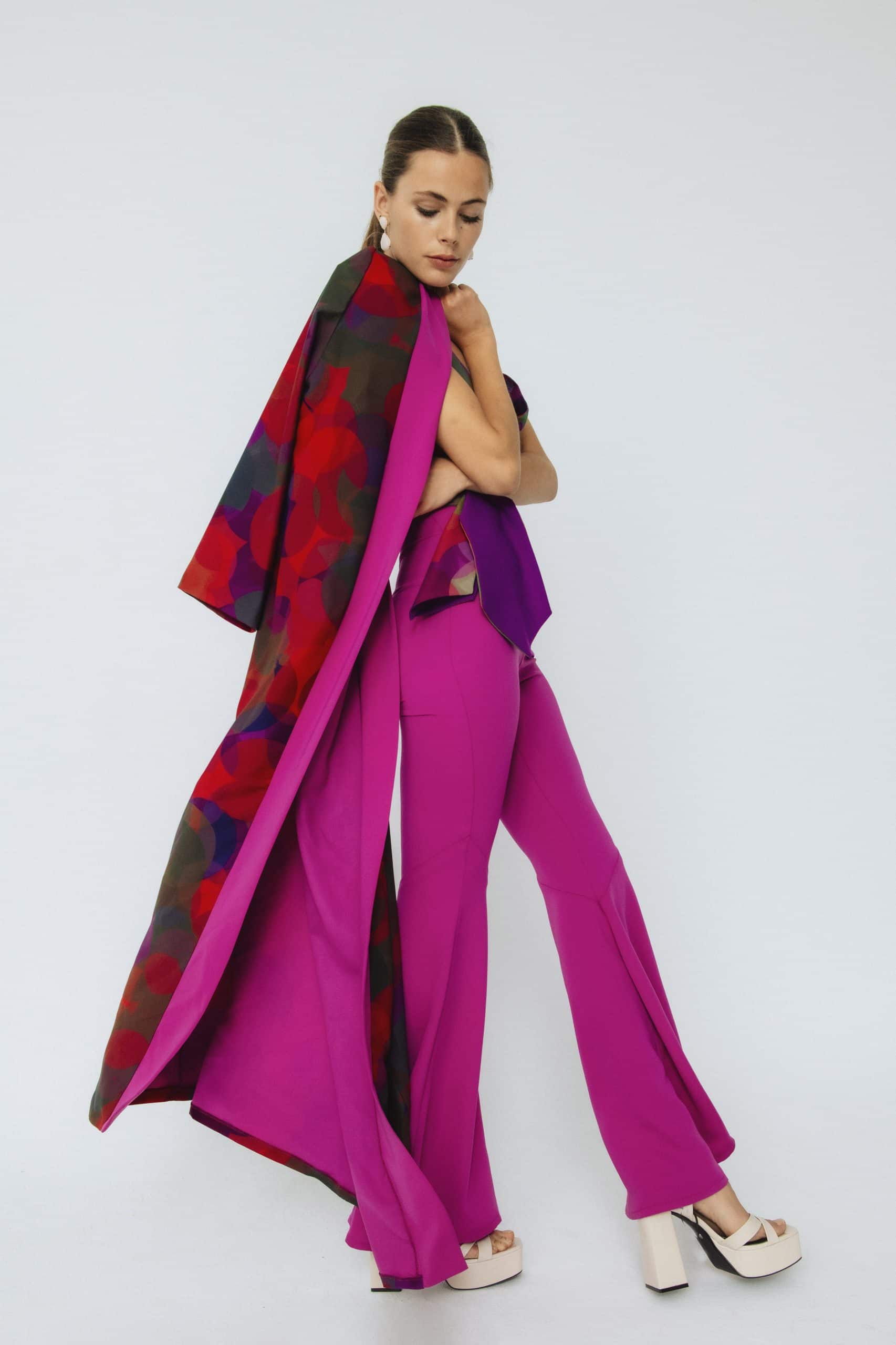 Kimono Triana Morado Crepé Estampado Circulo.