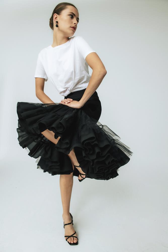 Falda Carmelita Short Negro.