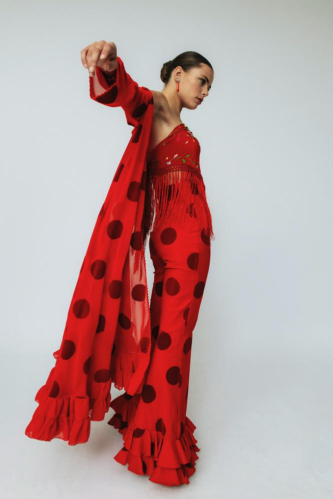 Pantalón de lunares rojo talle alto invitada Carmen