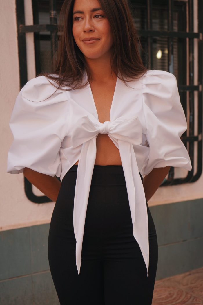 Blusa anudada Carmela Liso Blanco.