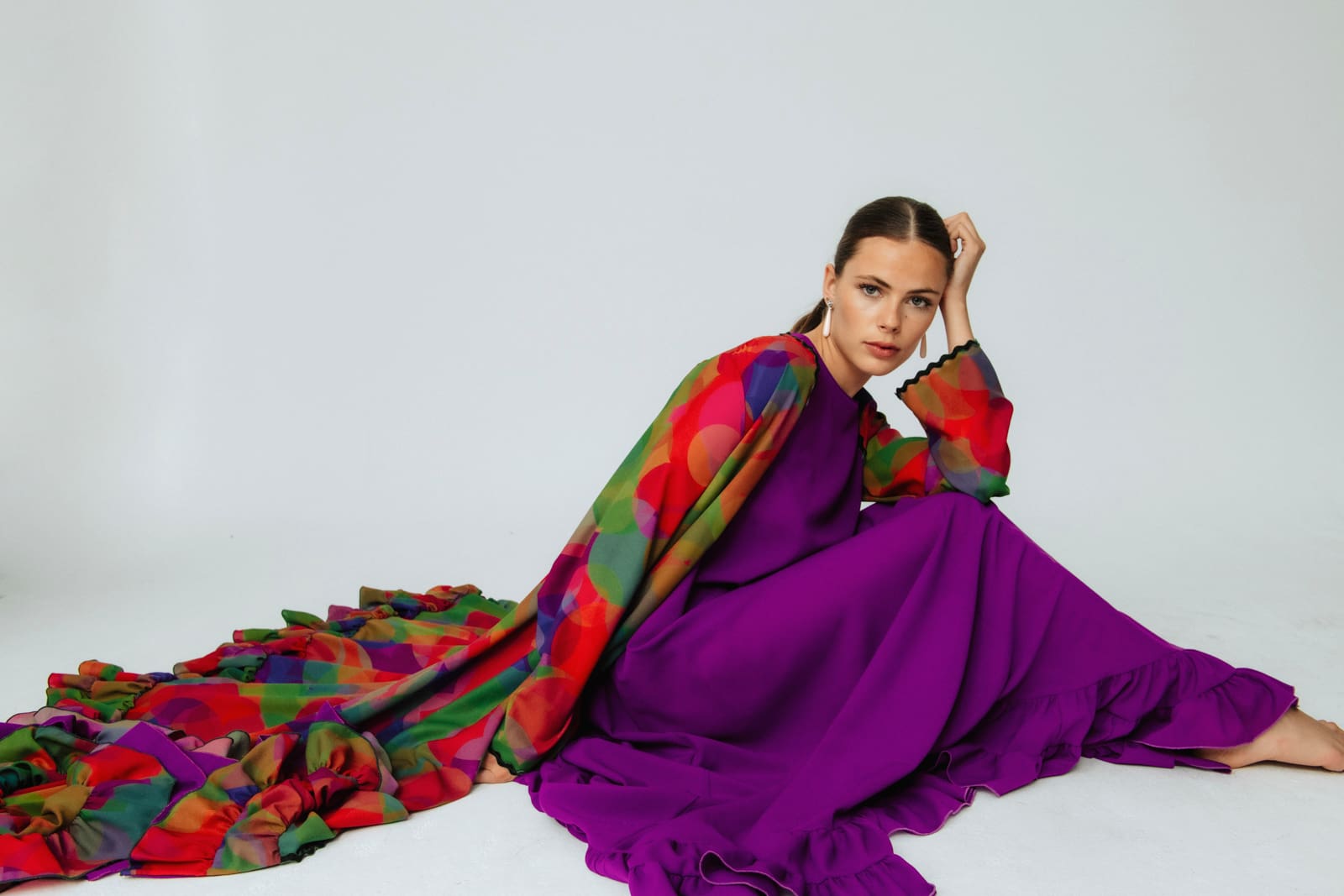 Vestidos de invitada de boda perfecta con estampados de colores