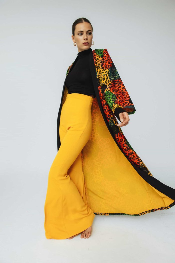 kimono boda con lunares negros