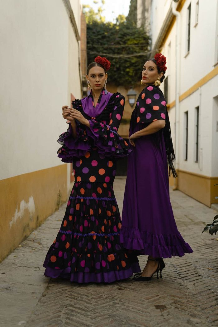 vestido negro lunares multicolor