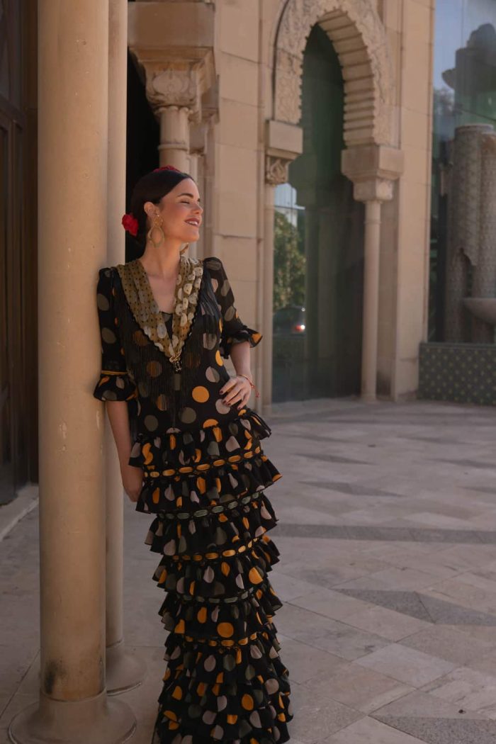 traje de flamenca muchos volantes pequeños
