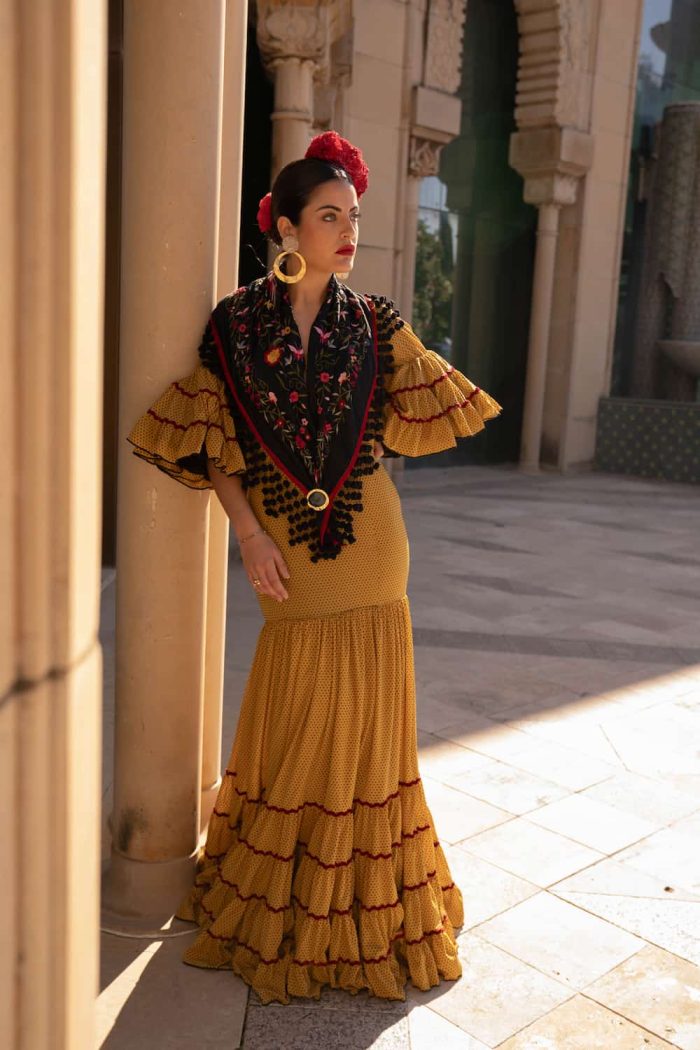 traje flamenca sevilla mostaza