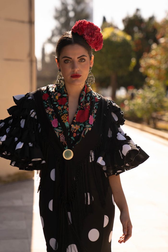 traje de flamenca con mangas canasteras