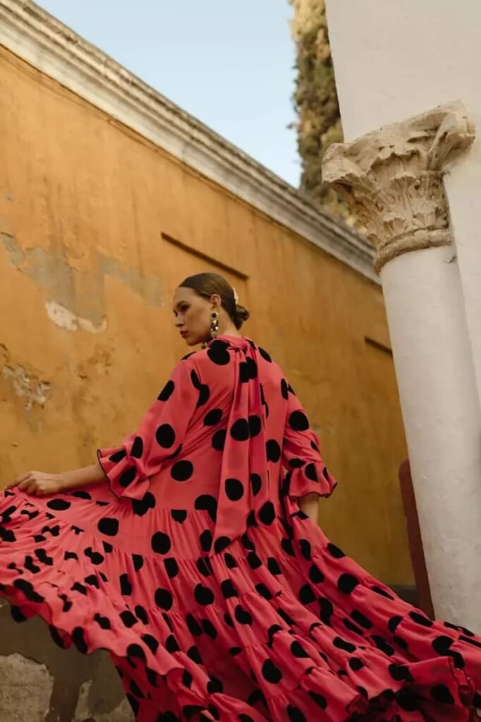 invitada con volantes