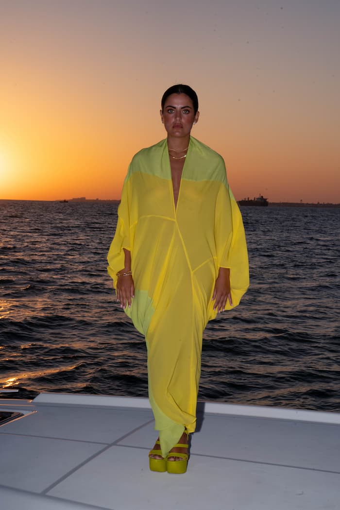 vestido de verano amarillo y lima