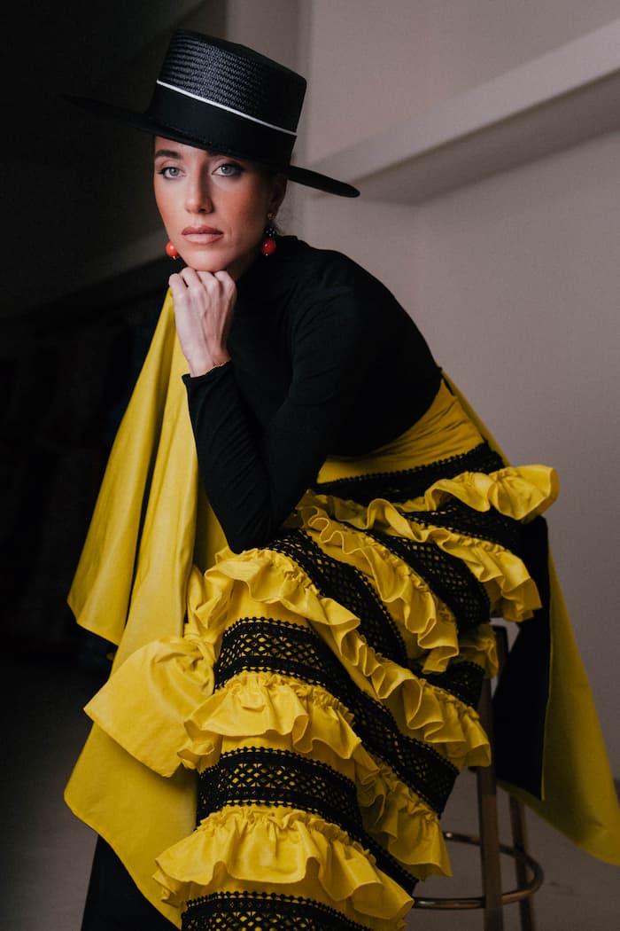 estola invitada capote reversible amarilla