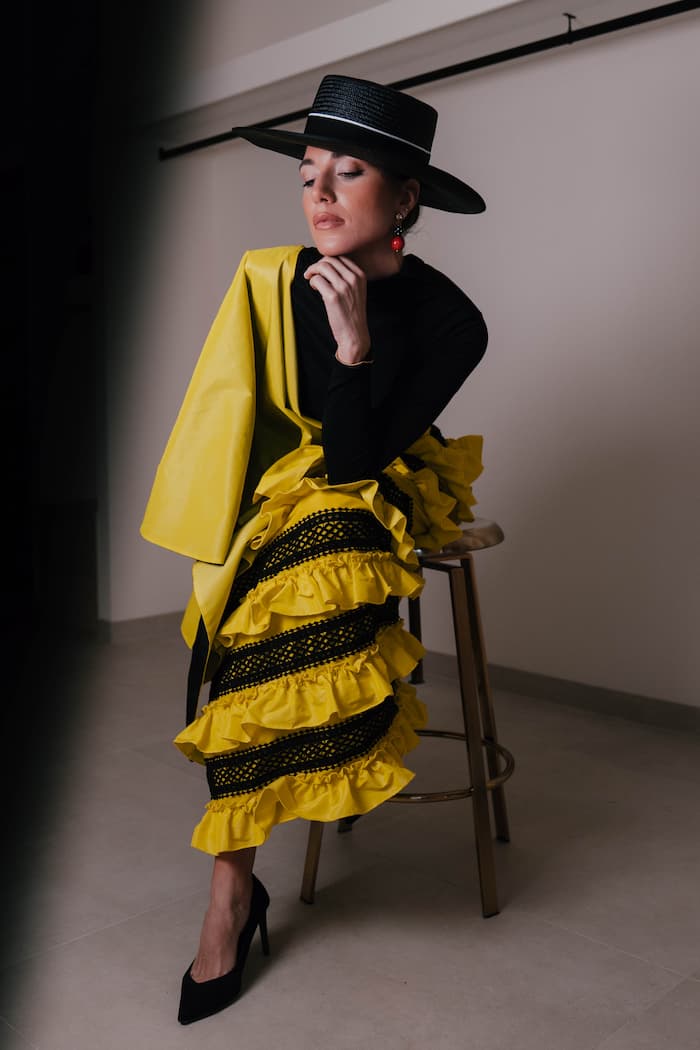 estola invitada capote reversible amarilla